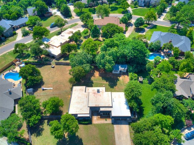1812 Dove Court, Edmond, OK 73034