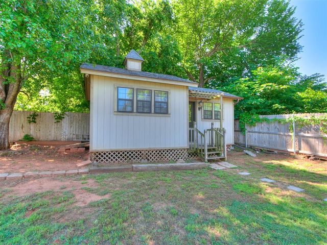 1812 Dove Court, Edmond, OK 73034
