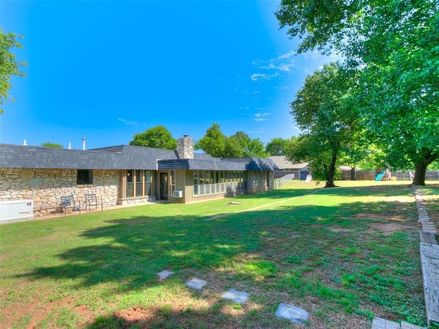 1812 Dove Court, Edmond, OK 73034