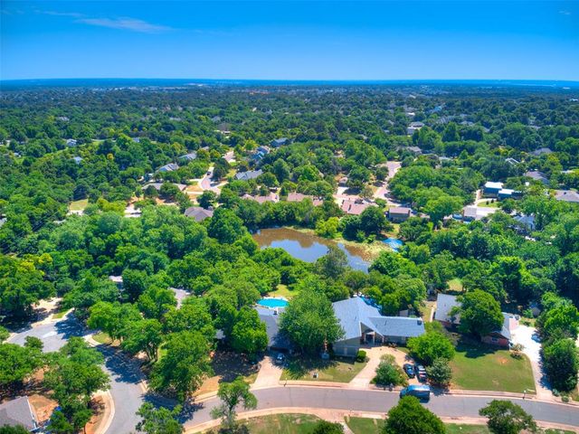 1812 Dove Court, Edmond, OK 73034