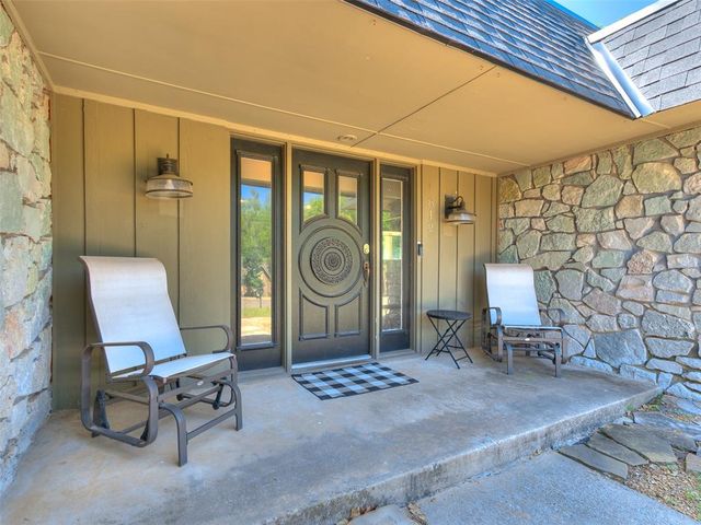 1812 Dove Court, Edmond, OK 73034