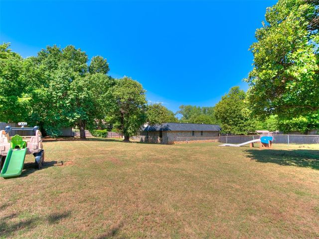 1812 Dove Court, Edmond, OK 73034