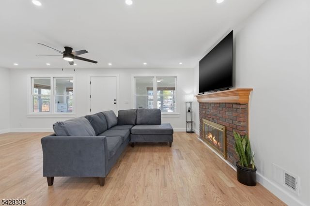 240 Crawford Pl, Elizabeth City, NJ 07208