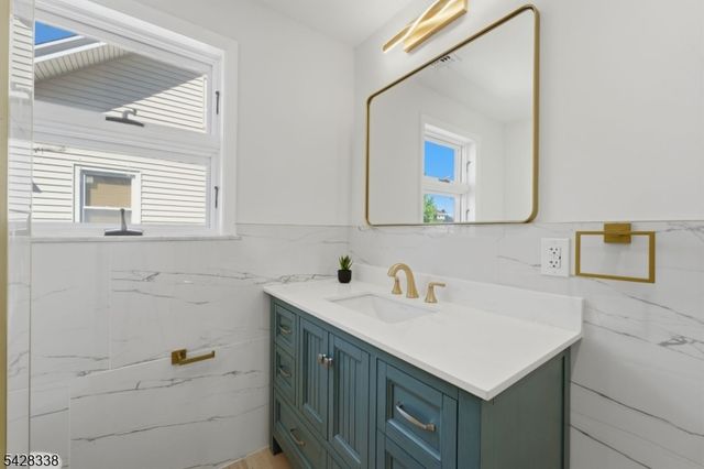 240 Crawford Pl, Elizabeth City, NJ 07208