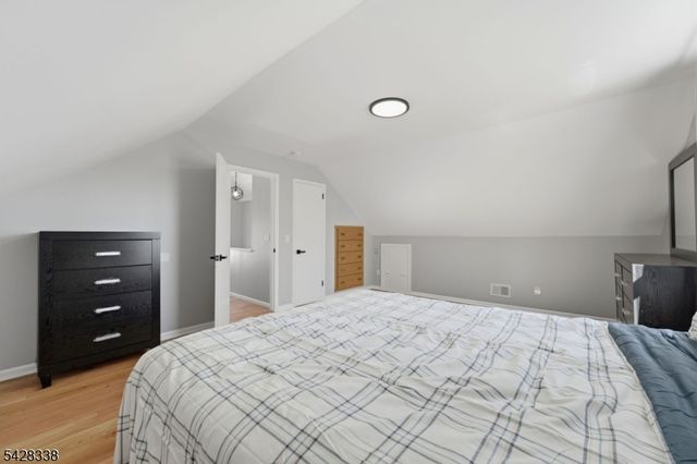 240 Crawford Pl, Elizabeth City, NJ 07208