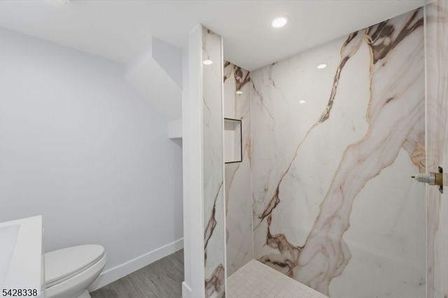 240 Crawford Pl, Elizabeth City, NJ 07208