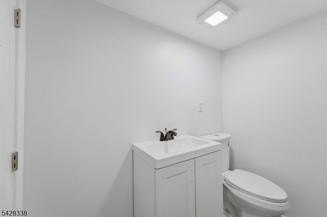 240 Crawford Pl, Elizabeth City, NJ 07208