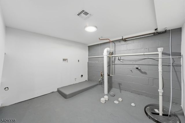 240 Crawford Pl, Elizabeth City, NJ 07208