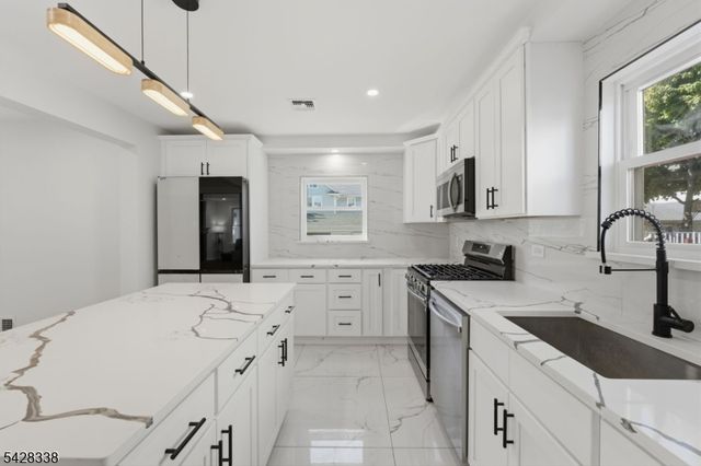 240 Crawford Pl, Elizabeth City, NJ 07208