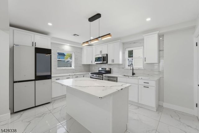 240 Crawford Pl, Elizabeth City, NJ 07208