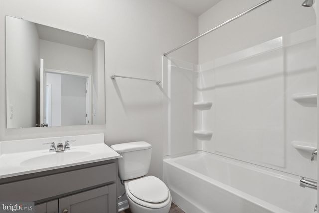 105 FAIRFIELD DR, Staunton, VA 24401