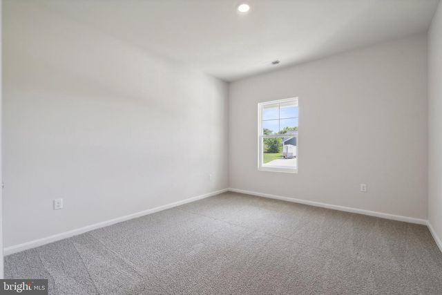 000 FAIRFIELD DR, Staunton, VA 24401