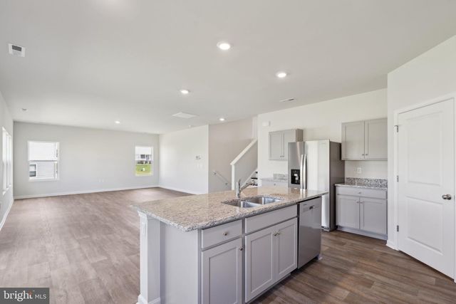 105 FAIRFIELD DR, Staunton, VA 24401