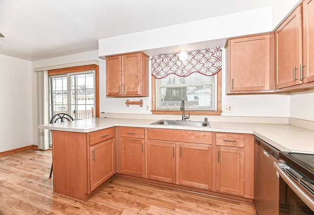 7038 W Lakefield DRIVE, Milwaukee, WI 53219