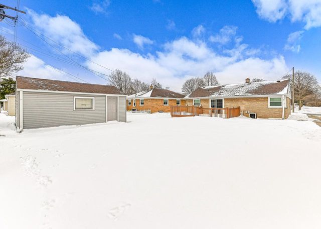 7038 W Lakefield DRIVE, Milwaukee, WI 53219