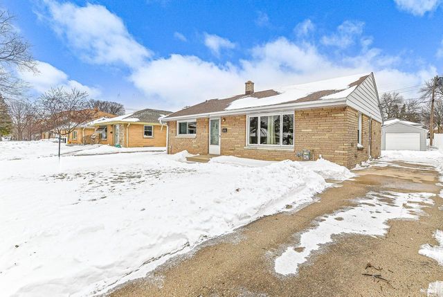 7038 W Lakefield DRIVE, Milwaukee, WI 53219