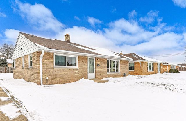 7038 W Lakefield DRIVE, Milwaukee, WI 53219