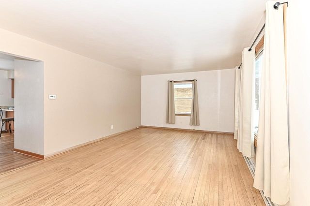 7038 W Lakefield DRIVE, Milwaukee, WI 53219