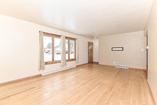 7038 W Lakefield DRIVE, Milwaukee, WI 53219