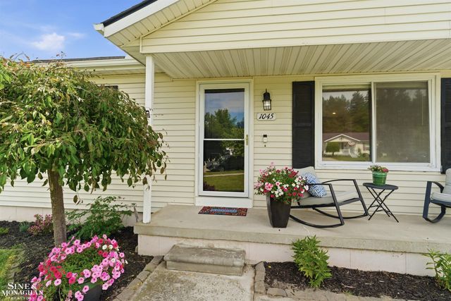 1045 April Lane, Marysville, MI 48040