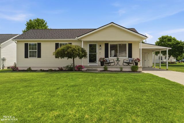 1045 April Lane, Marysville, MI 48040