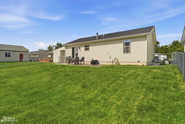 1045 April Lane, Marysville, MI 48040