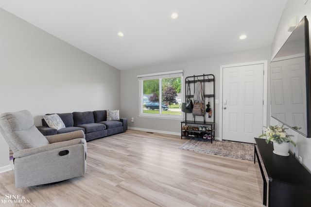 1045 April Lane, Marysville, MI 48040