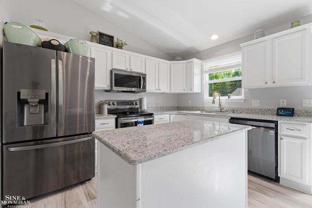 1045 April Lane, Marysville, MI 48040