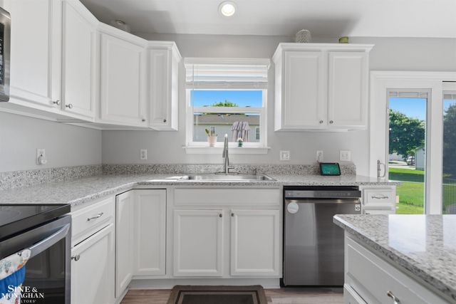 1045 April Lane, Marysville, MI 48040
