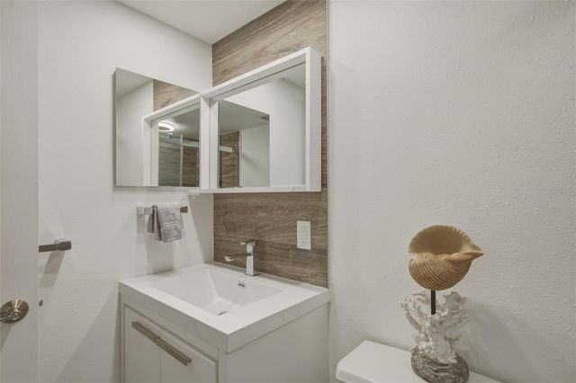 1351 GULF BOULEVARD 202, Clearwater Beach, FL 33767