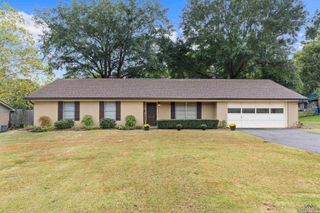 105 Heather Ln., Longview, TX 75605