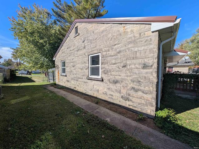 2211 H Street, Bedford, IN 47421