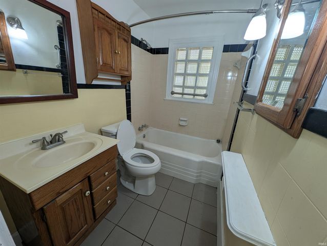 2211 H Street, Bedford, IN 47421