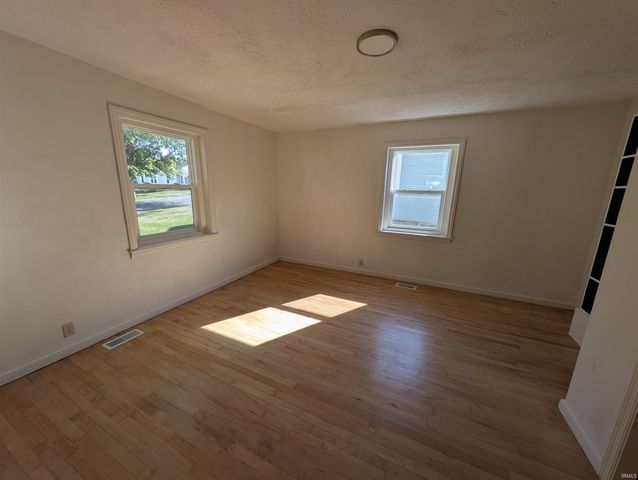 2211 H Street, Bedford, IN 47421