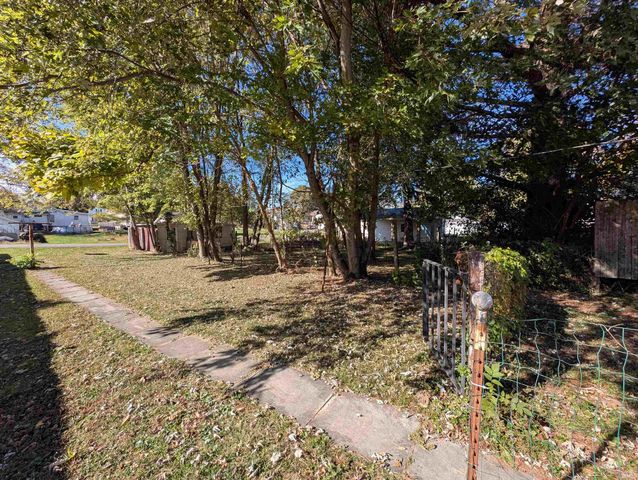 2211 H Street, Bedford, IN 47421