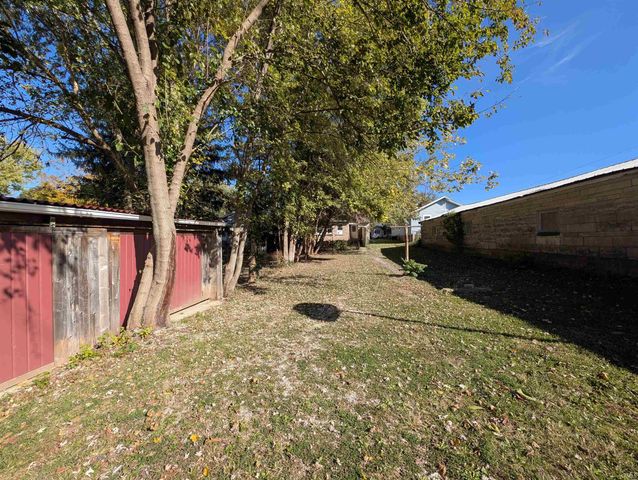 2211 H Street, Bedford, IN 47421