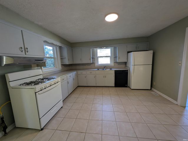 2211 H Street, Bedford, IN 47421