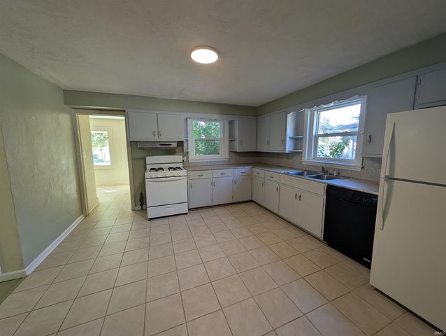 2211 H Street, Bedford, IN 47421