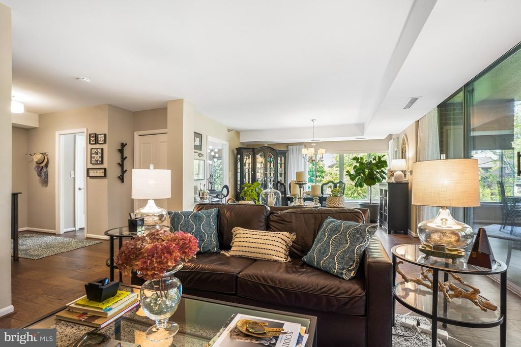 Image 11 of property listing at 5802 NICHOLSON LN #2-202, Rockville, MD 20852