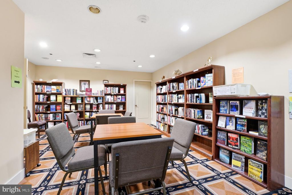 Image 27 of property listing at 5802 NICHOLSON LN #2-202, Rockville, MD 20852
