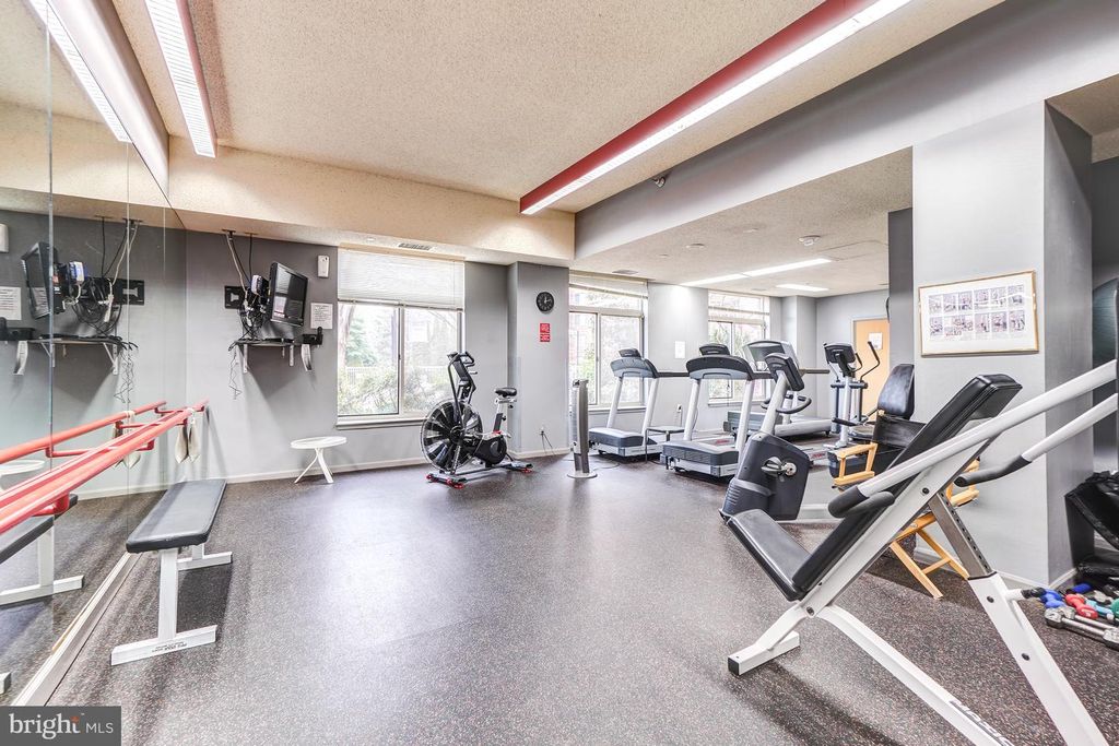 Image 28 of property listing at 5802 NICHOLSON LN #2-202, Rockville, MD 20852