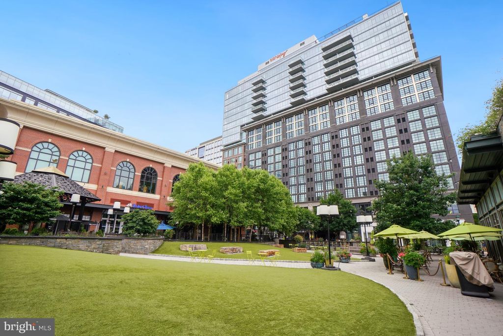Image 39 of property listing at 5802 NICHOLSON LN #2-202, Rockville, MD 20852