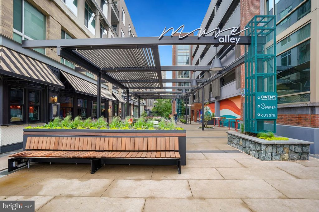 Image 40 of property listing at 5802 NICHOLSON LN #2-202, Rockville, MD 20852