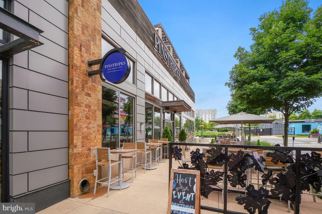Image 41 of property listing at 5802 NICHOLSON LN #2-202, Rockville, MD 20852