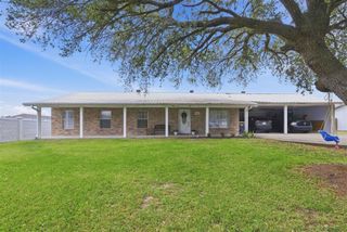 1202 W Highway 90, Iowa, LA 70647