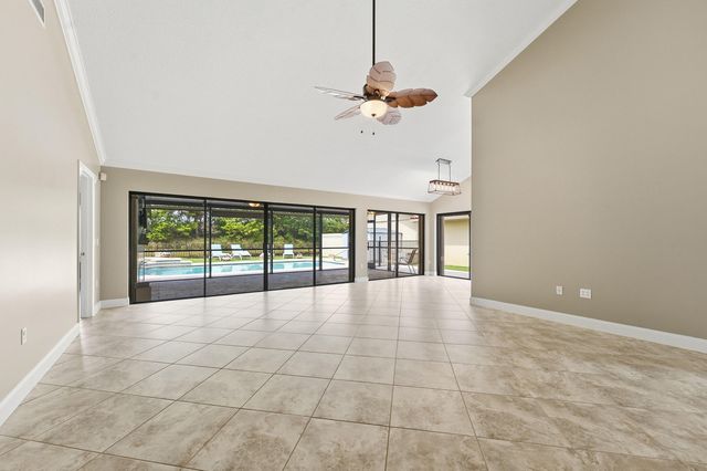 2890 Gettysburg Lane, West Palm Beach, FL 33409