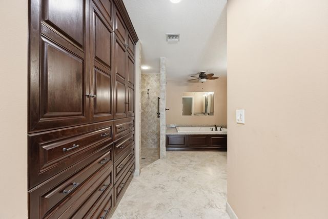 2890 Gettysburg Lane, West Palm Beach, FL 33409