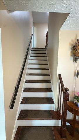 68 Labrador Drive, Greece, NY 14616