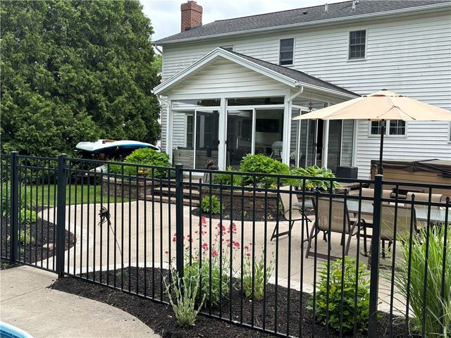 68 Labrador Drive, Greece, NY 14616