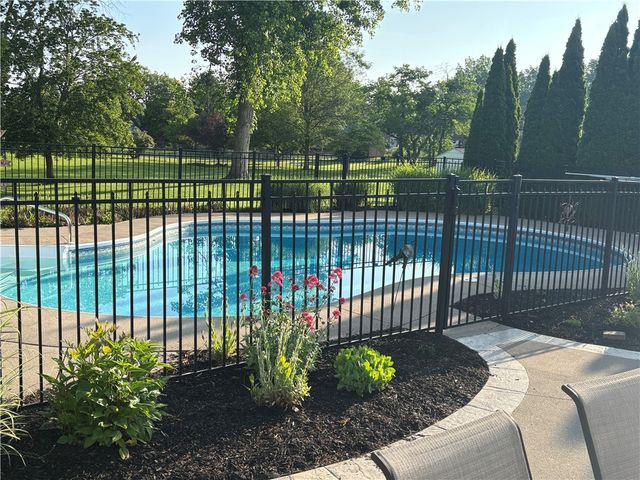 68 Labrador Drive, Greece, NY 14616